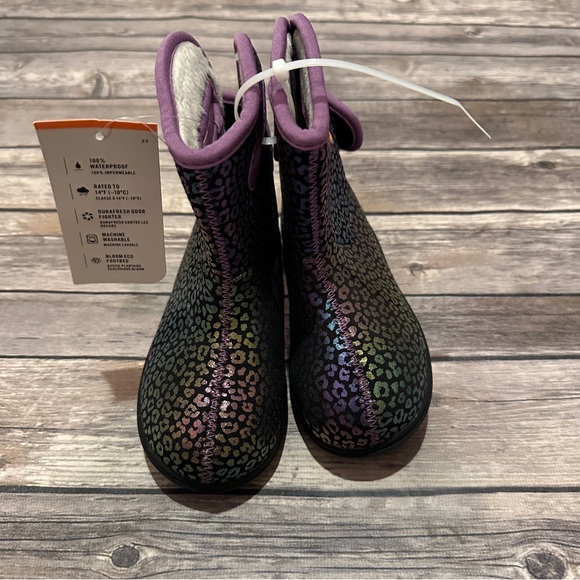 Bogs leopard print boots nwt 9